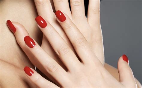 Unghie rosse gel: ecco come farle in modo perfetto! .